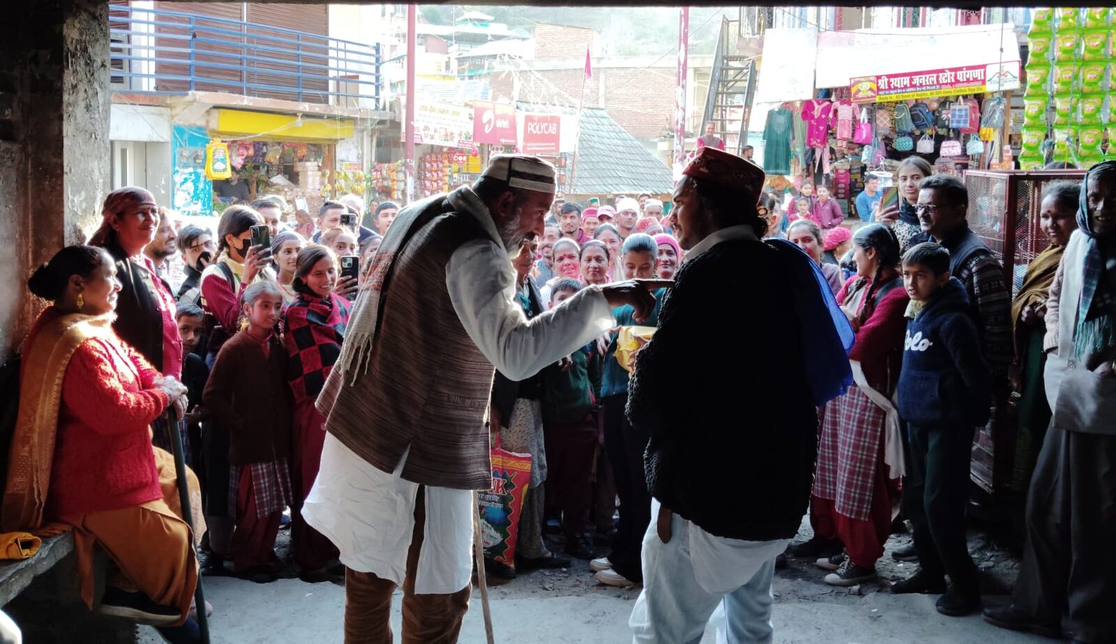 In 2019, Deep returned to Mandi to found Aakar Theatre Society — a space to cultivate local talent and voices. 🎬 Directed 20+ plays. Platform for social and cultural expression.