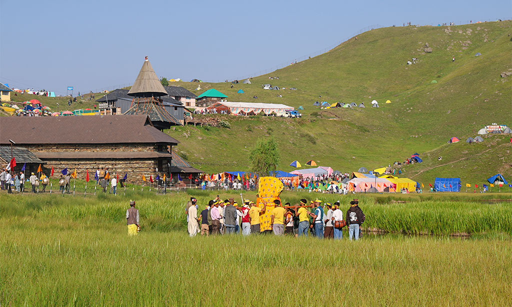 Shahi Jalebh and Circumambulation of the Holy Lake